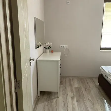 Appartement “недев” *