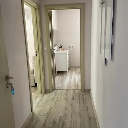 Appartement “недев” *